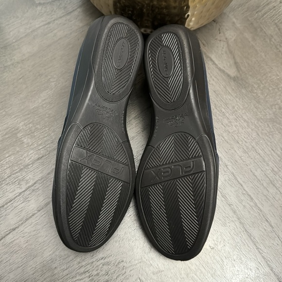 LifeStride Isabelle Wedge Slip-On - Picture 3 of 6